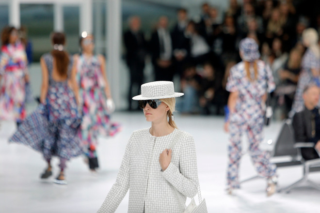 Những show diễn thời trang "độc nhất vô nhị" chỉ có ở Paris ảnh 17