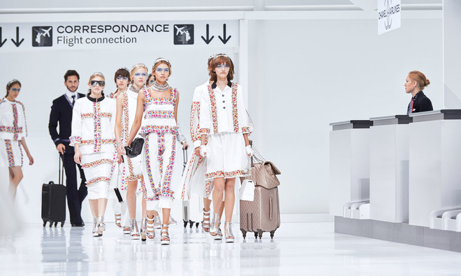 Những show diễn thời trang "độc nhất vô nhị" chỉ có ở Paris ảnh 18