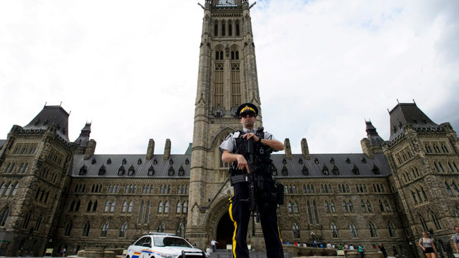Canada bắt giữ nghi can tấn công cảnh vệ tại nhà Quốc hội ảnh 1