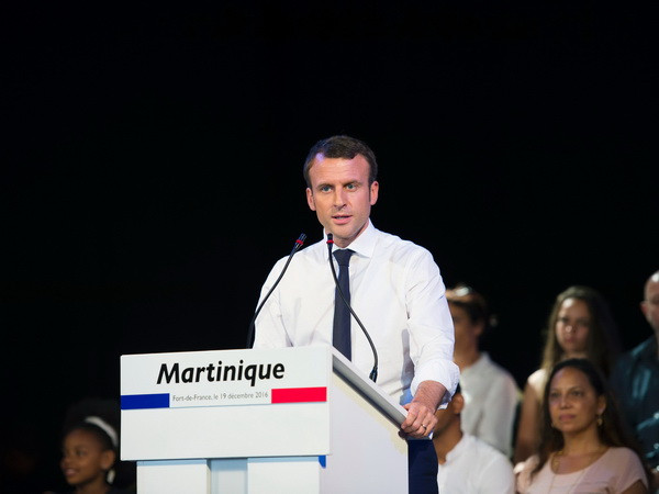 Cơ hội vào Điện Elysée cho ứng cử viên 39 tuổi sau ầm ĩ của ông Fillon ảnh 1