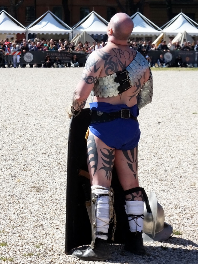 Sống trong khung cảnh La Mã cổ đại ngay giữa thành Rome hiện tại ảnh 3