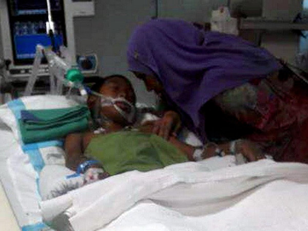 Học sinh 11 tuổi bị cắt hai chân do thầy phạt đã qua đời ảnh 1