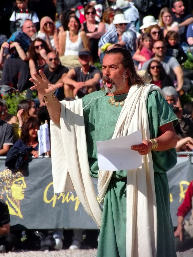 Sống trong khung cảnh La Mã cổ đại ngay giữa thành Rome hiện tại ảnh 8