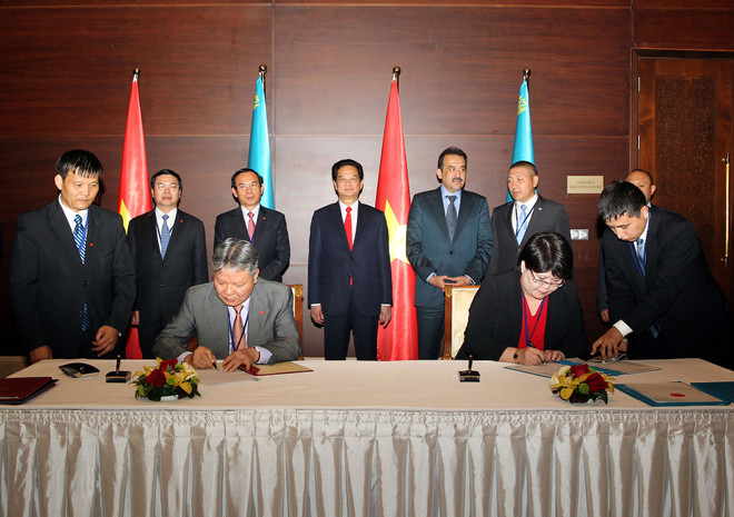 Việt Nam và Kazakhstan ký chương trình hợp tác tư pháp ảnh 1