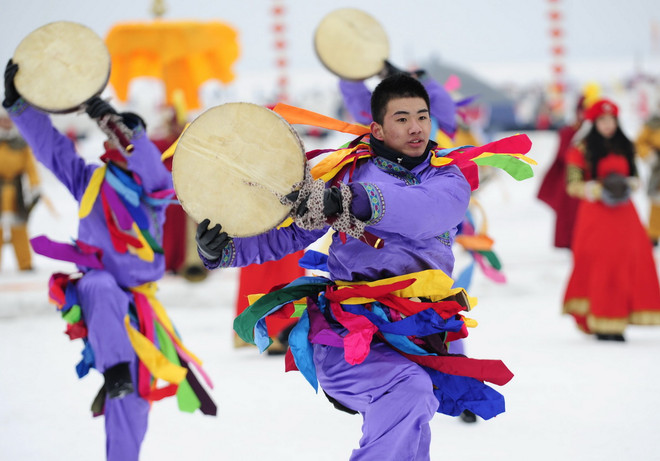 [Photo] Rực rỡ sắc màu trong lễ hội câu cá truyền thống ở Trung Quốc ảnh 3