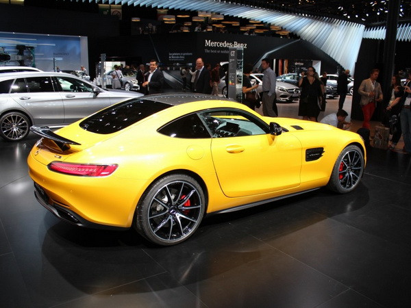 Đối thủ mới của Porsche 911: Mercedes-Benz, phiên bản AMG GT ảnh 1