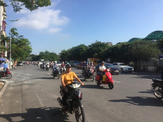 Nắng nóng trải dài từ Bắc Bộ đến Phú Yên, nhiệt độ phổ biến 35-37 độ C ảnh 1