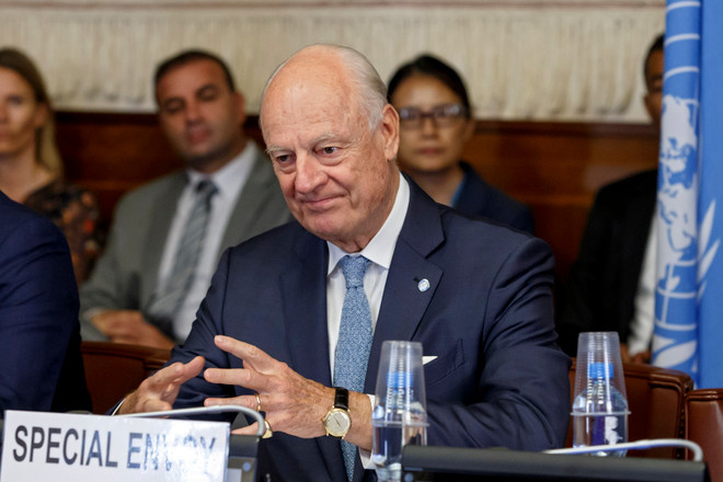 Đặc phái viên Liên hợp quốc về Syria Staffan de Mistura trong một cuộc họp tại Geneva, Thụy Sĩ ngày 11/9/2018. (Nguồn: AFP/TTXVN) Tiến trình thành lập ủy ban hiến pháp Syria còn gặp nhiều trở ngại ảnh 1