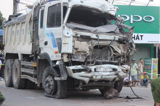 Tai nạn xe tải liên hoàn làm 5 người bị thương nặng ở Đồng Nai ảnh 1