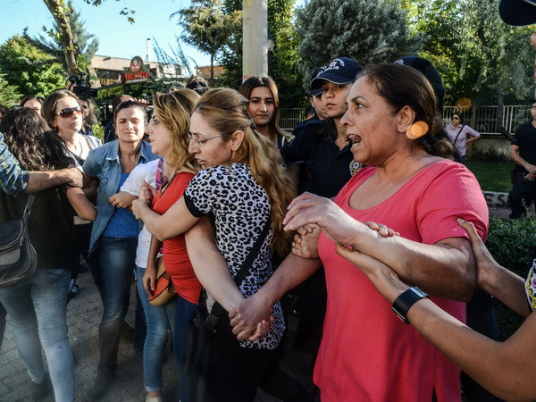 Thổ Nhĩ Kỳ bắt giữ thêm nhiều học giả bị nghi liên quan tới đảo chính ảnh 1