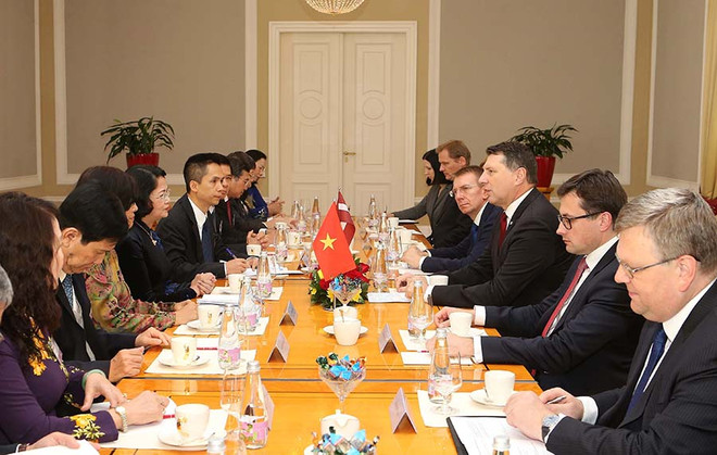 Phó Chủ tịch nước Đặng Thị Ngọc Thịnh hội kiến Tổng thống Latvia ảnh 2