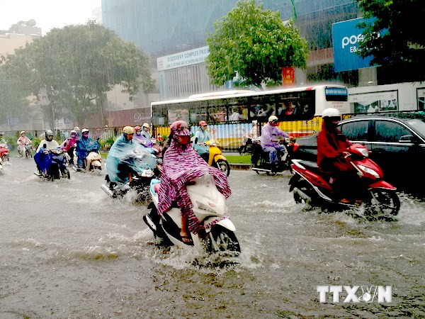 Các tỉnh miền Bắc mưa to, cảnh báo lũ quét, sạt lở đất ở vùng núi ảnh 1