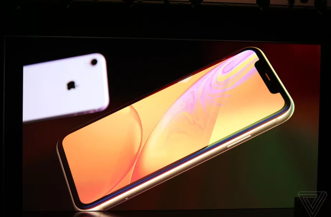 iPhone XR chính thức ra mắt với màn hình "tai thỏ" 6,1inch LCD ảnh 1