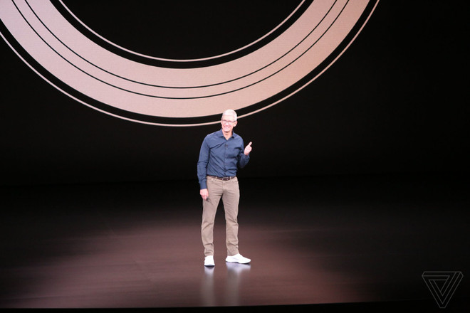 Sự kiện ra mắt iPhone 2018 mới bắt đầu diễn ra: Có 3 sản phẩm mới ảnh 1