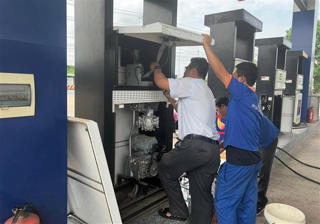Bình Phước: Kiểm tra và xử lý cửa hàng xăng dầu 38 bị tố gian lận ảnh 1