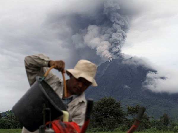 Núi lửa Sinabung. (Nguồn: Reuters) Indonesia: 16 người thiệt mạng do núi lửa phun trào ảnh 1