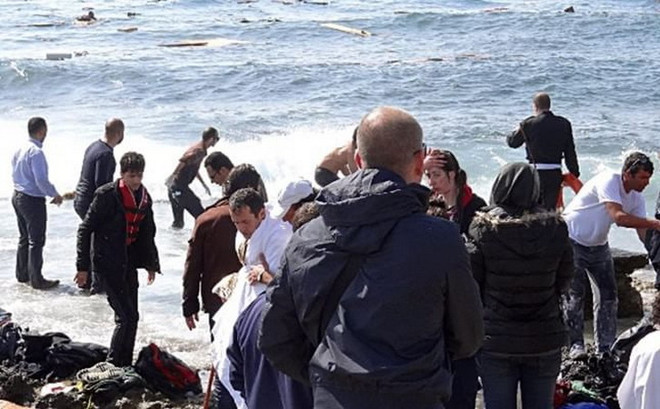 Chìm tàu chở người nhập cư ở Hy Lạp, nhiều người mất tích ảnh 1