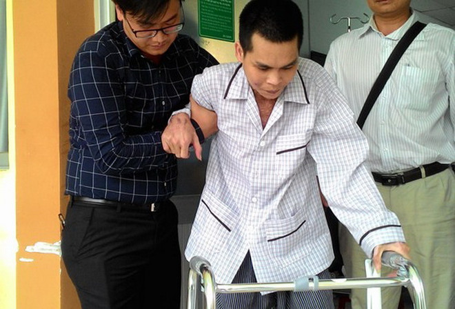 Sự phục hồi kỳ diệu của một bệnh nhân bỏng xăng 75% cơ thể ảnh 1