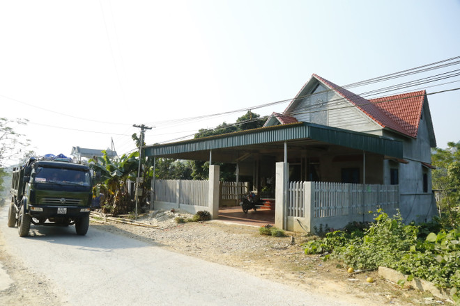 Bí thư chi bộ trẻ người Dao quyết tâm xóa nghèo cho thôn bản ảnh 1