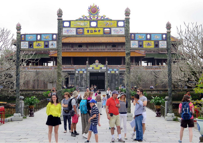 Sắp kết thúc phân biệt giá vé với khách tham quan Hoàng cung Huế ảnh 1