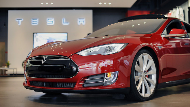 Tesla dự kiến sẽ huy động 1,5 tỷ USD để sản xuất xe sedan Model 3 ảnh 1