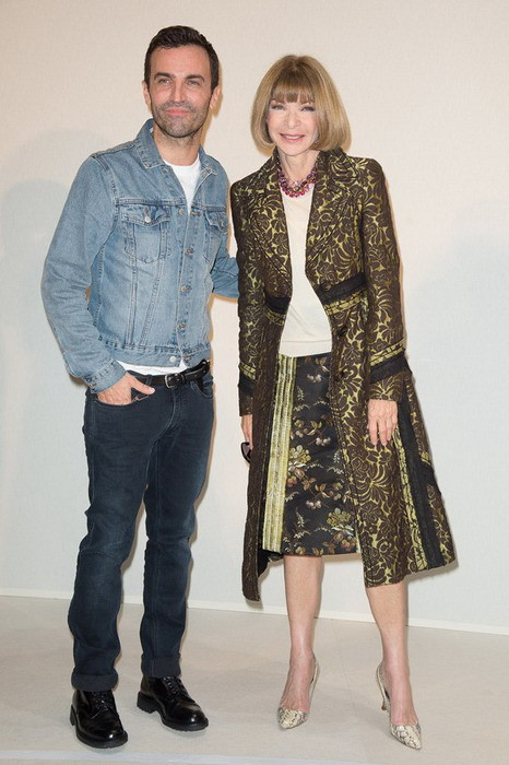 Ngắm dàn sao khoe "gu" thời trang tại các tuần lễ thời trang ảnh 17