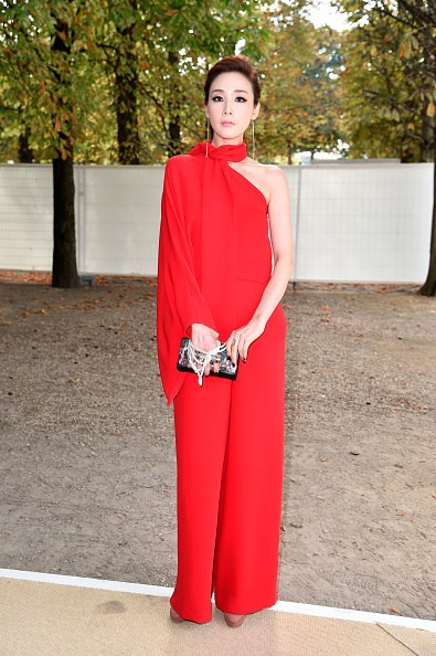 Ngắm dàn sao khoe "gu" thời trang tại các tuần lễ thời trang ảnh 22