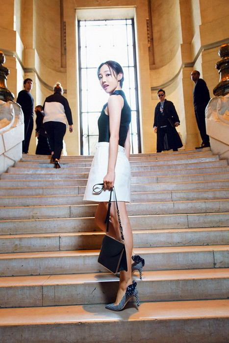 Ngắm dàn sao khoe "gu" thời trang tại các tuần lễ thời trang ảnh 20