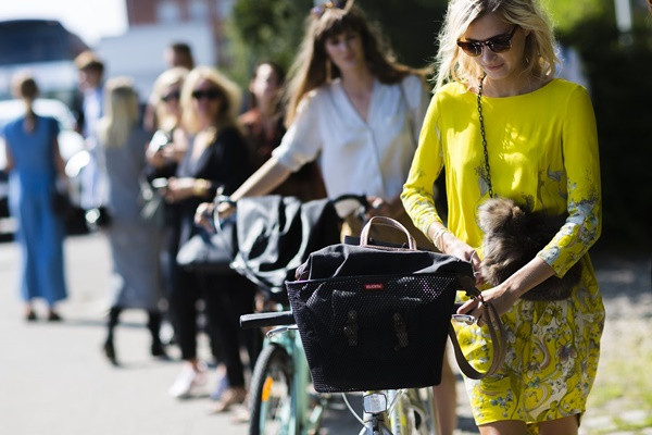 "Phụ kiện khổng lồ" không thể thiếu đối với các tín đồ thời trang ảnh 18