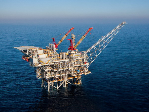 Giá dầu tăng mạnh do 2 cường quốc dầu mỏ "đóng băng" sản lượng ảnh 1