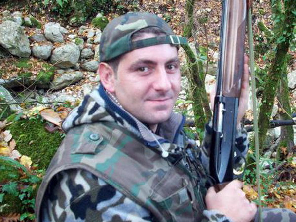 Italy: Giết vợ cũ bằng 10 nhát dao rồi thông báo lên Facebook ảnh 1