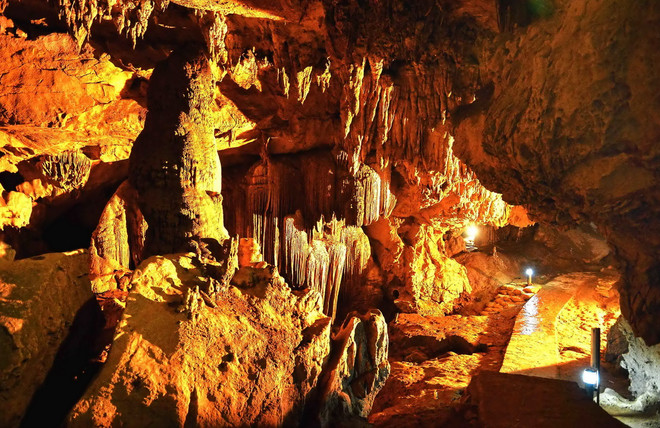 [Photo] Động Ngườm Ngao hút khách du lịch nhờ vẻ đẹp hoang sơ ảnh 1