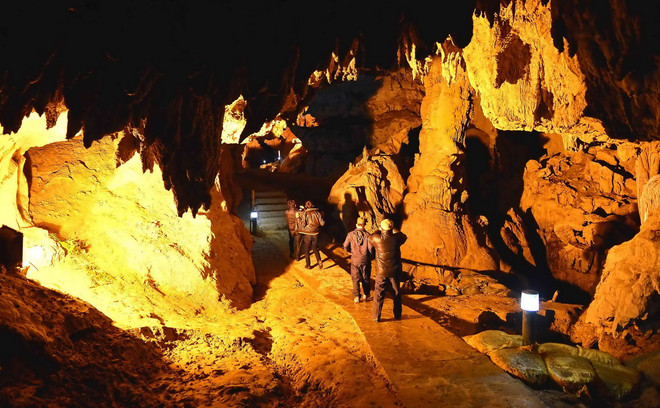 [Photo] Động Ngườm Ngao hút khách du lịch nhờ vẻ đẹp hoang sơ ảnh 4