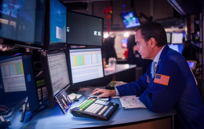 Dow Jones và S&P 500 lập kỷ lục mới nhờ báo cáo của Fed ảnh 1