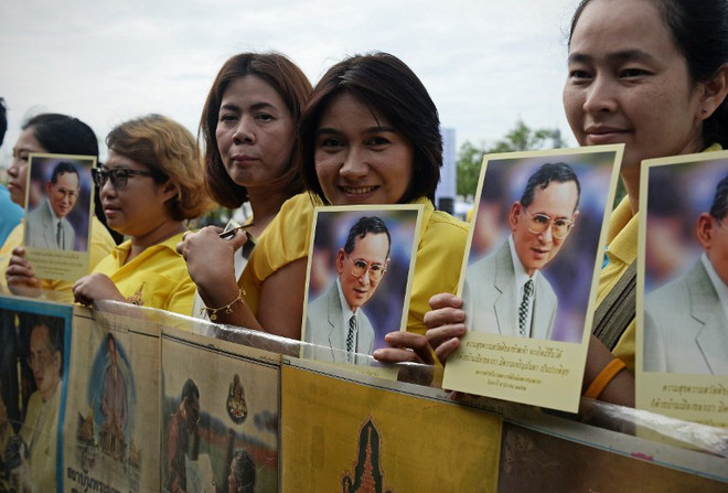 Thái Lan kỷ niệm 70 năm Vua Bhumibol Adulyadej đăng quang ảnh 1