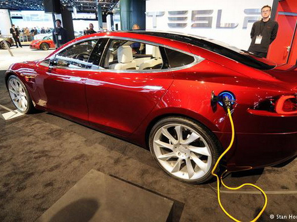 Tesla ra mắt xe điện mới có giá cạnh tranh chỉ 35.000 USD ảnh 1
