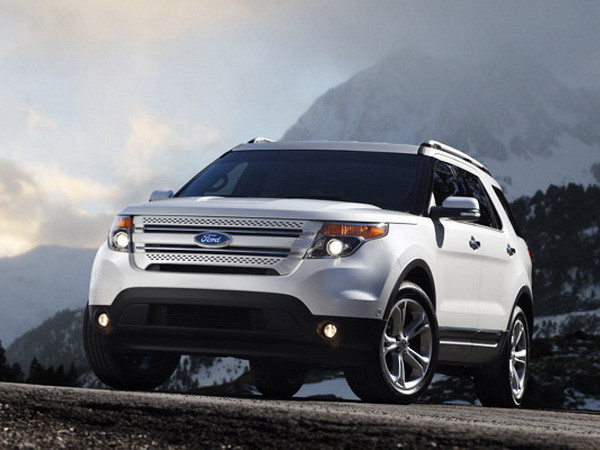 NHTSA kiểm tra thông tin xe Ford Explorer bị rò rỉ khí thải ảnh 1