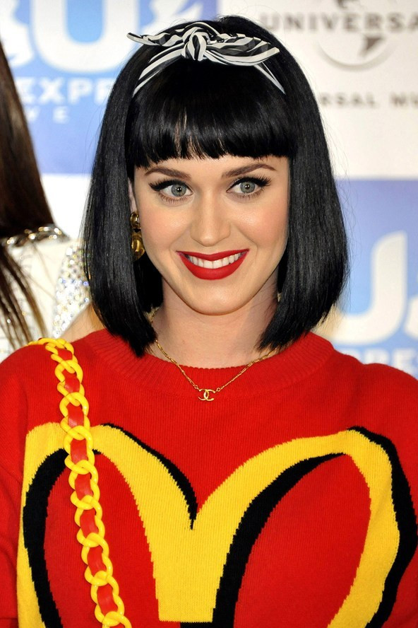 Muôn kiểu phụ kiện tô điểm mái tóc của các sao Hollywood ảnh 3