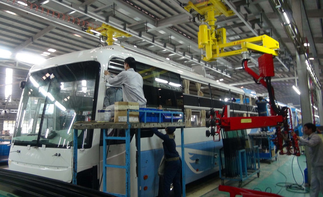 Doanh số tiêu thụ xe ôtô lắp ráp trong nước “áp đảo” xe nhập khẩu ảnh 1