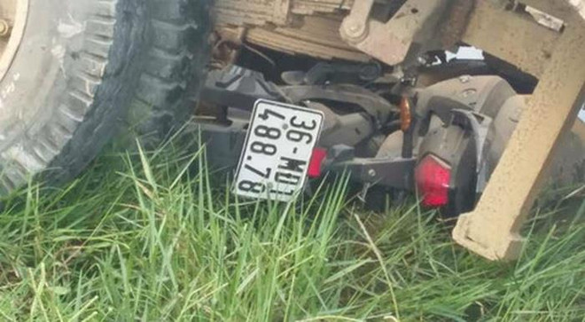 Thanh Hóa: Xe điện va chạm ôtô, 2 người chết và một người bị thương ảnh 1