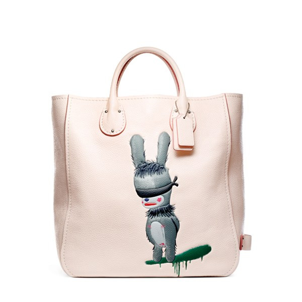 "Những sinh vật" kỳ quái trong các thiết kế mùa Xuân Hè của Coach ảnh 5