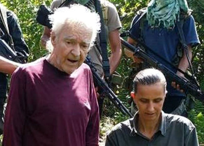 Philippines bác bỏ đàm phán với Abu Sayyaf để giải cứu con tin ảnh 1