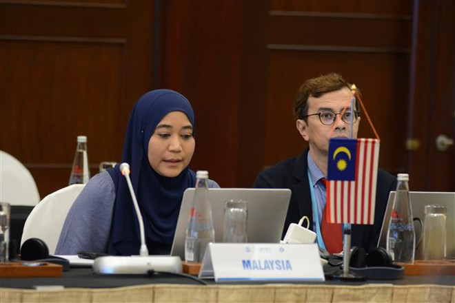 Đại diện Malaysia phát biểu tại Diễn đàn. (Ảnh: Văn Dũng/TTXVN) Kinh nghiệm xử lý “fake news” của một số nước trong khu vực ASEAN ảnh 2