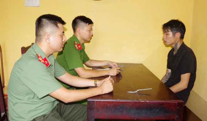 Hà Nam: Lộ mật khẩu điện thoại, 2 người bị chiếm tiền trong tài khoản ảnh 2