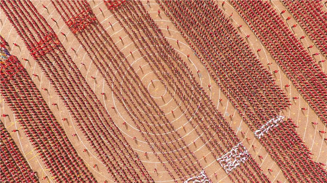 [Photo] Mãn nhãn với màn diễu võ của 26.000 đệ tử Thiếu Lâm ảnh 6