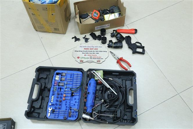 Bình Dương: Tạm giữ nhóm đối tượng mua bán trái phép vũ khí quân dụng ảnh 2