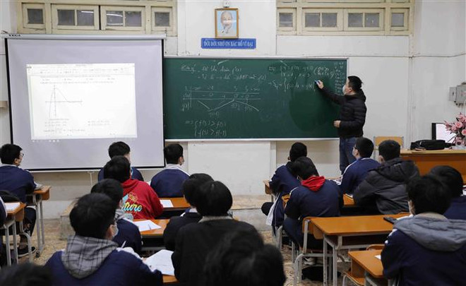 Không vì ca mắc COVID-19 gia tăng mà đóng cửa trường học ảnh 1