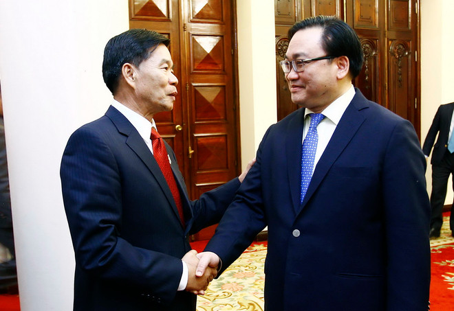 Bí thư Thành ủy Hà Nội hội đàm Bí thư Thành ủy, Đô trưởng Vientiane ảnh 1