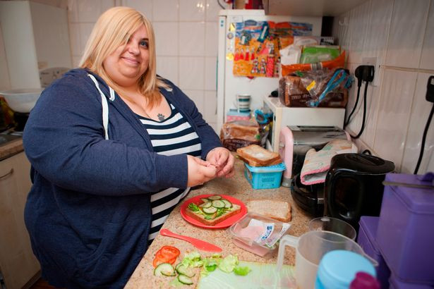 Người mẫu ngoại cỡ: Thà béo tròn chứ không chịu giảm cân ảnh 1