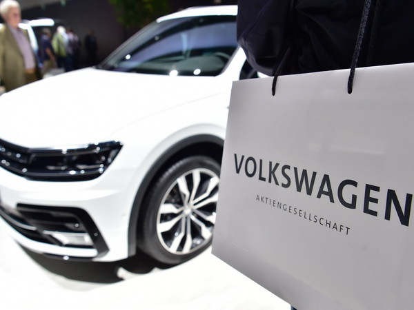 Volkswagen đối mặt với 1.400 đơn kiện đòi bồi thường 8,2 tỷ euro ảnh 1